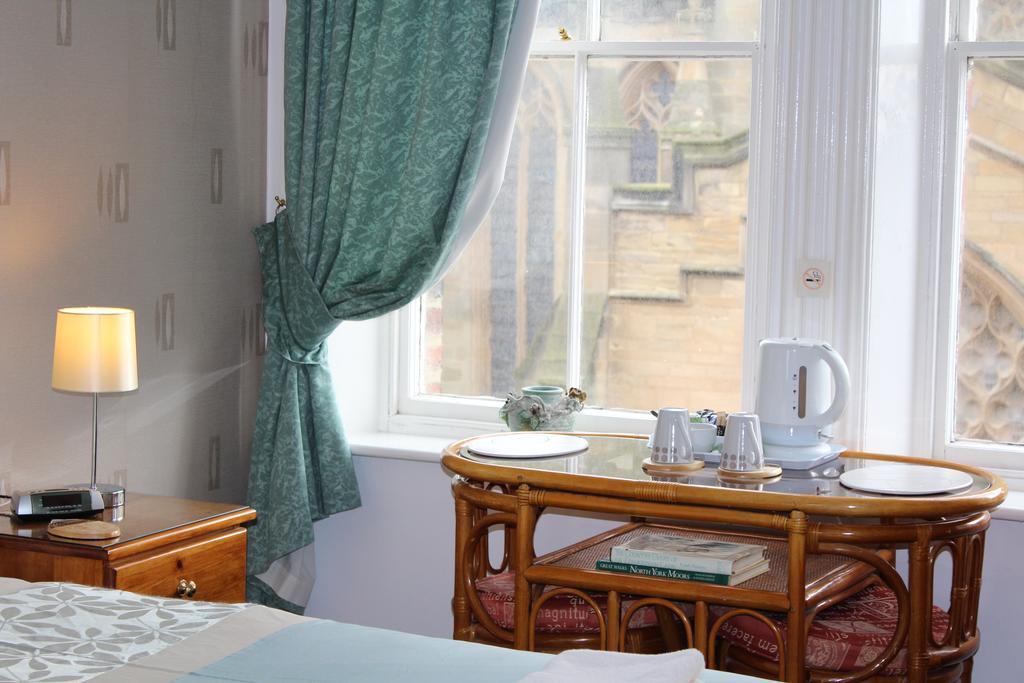 The Middleham Bed and Breakfast Whitby Buitenkant foto